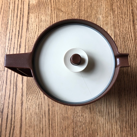 Tupperware Push Button Pitcher Servalier Brown - Picture 2 of 7